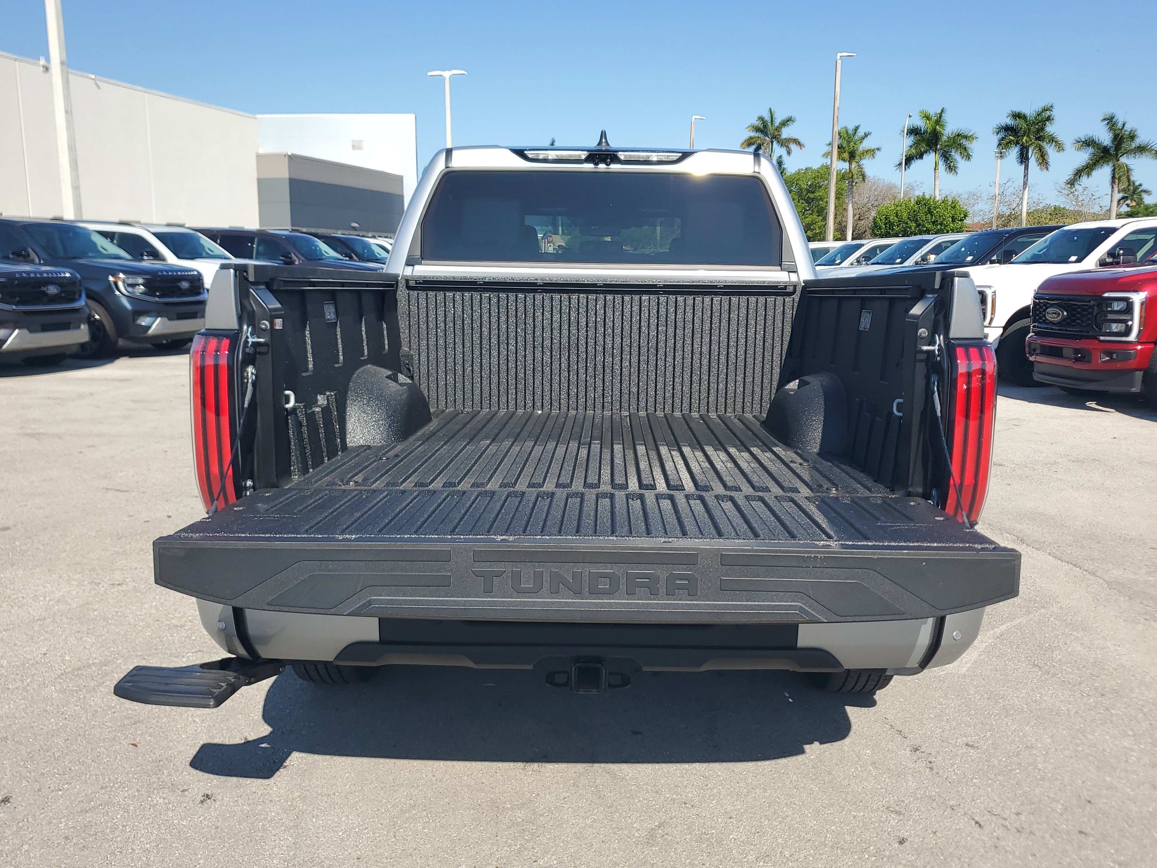 Used 2025 Toyota Tundra Platinum AWD/4WD image 10