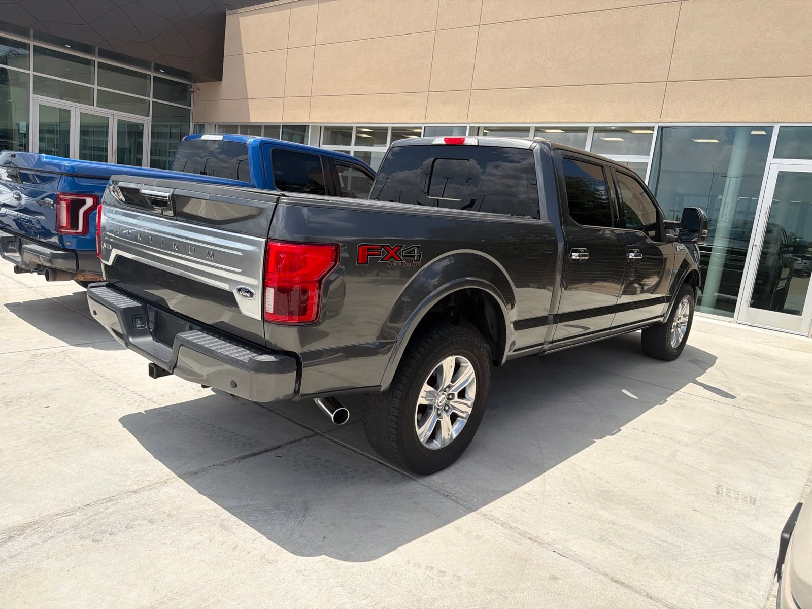 Used 2018 Ford F150 Platinum w/ Equipment Group 701A Luxury AWD/4WD image 5