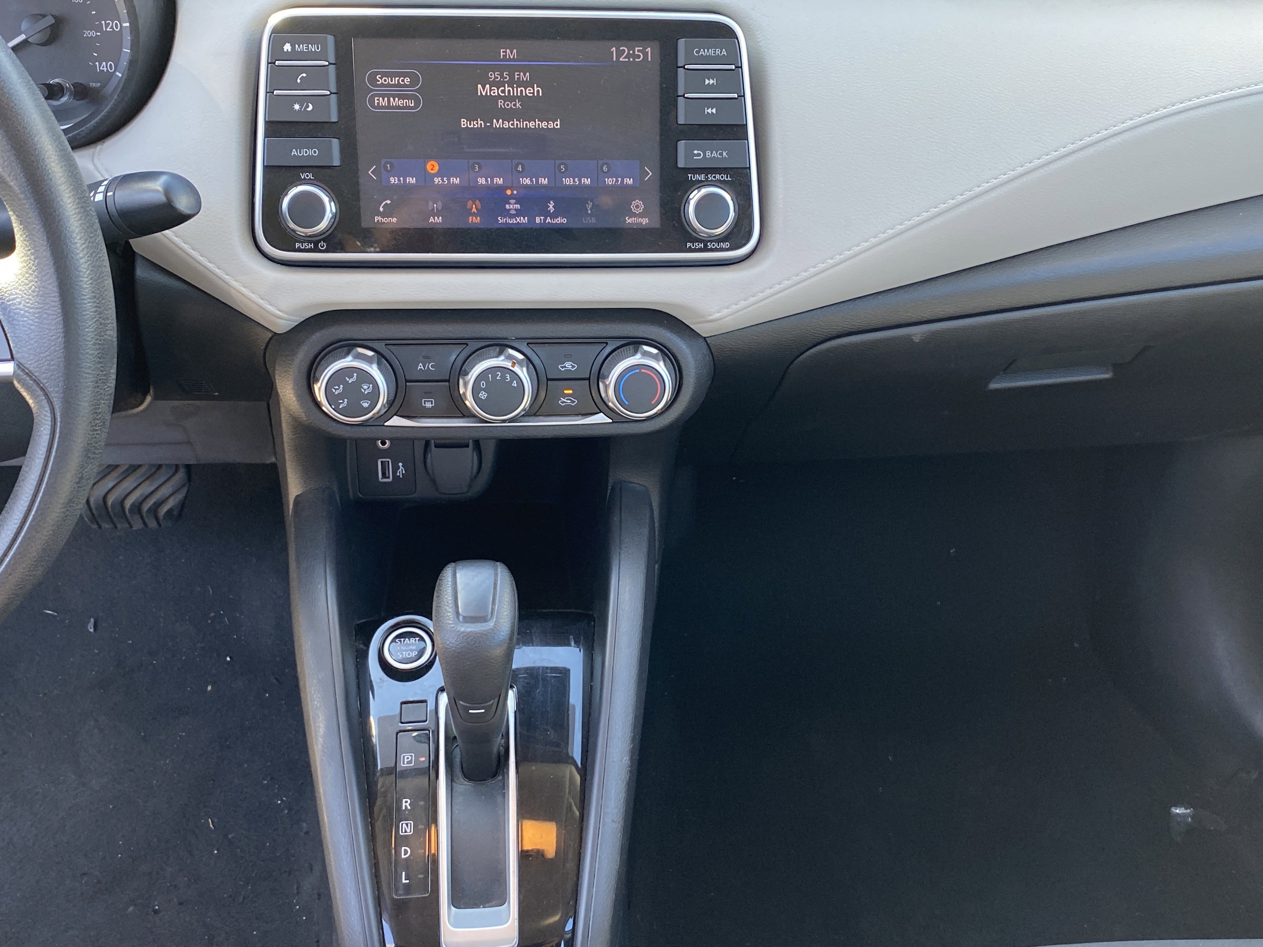 Used 2022 Nissan Versa SV image 13