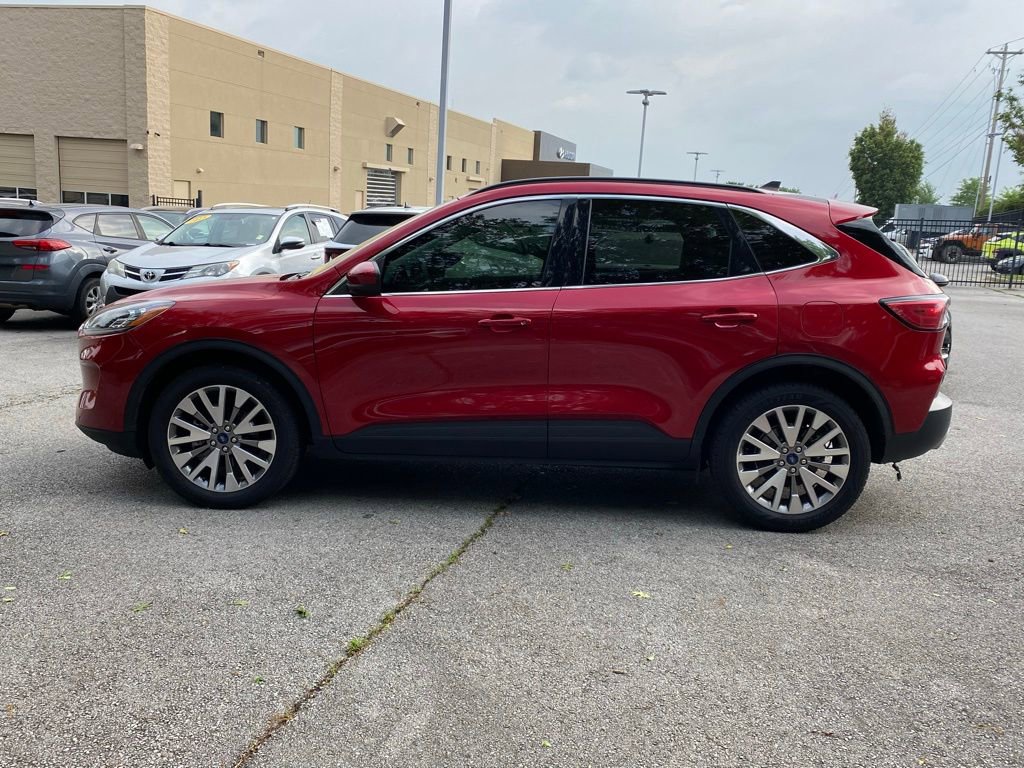 Used 2022 Ford Escape Titanium AWD/4WD image 4