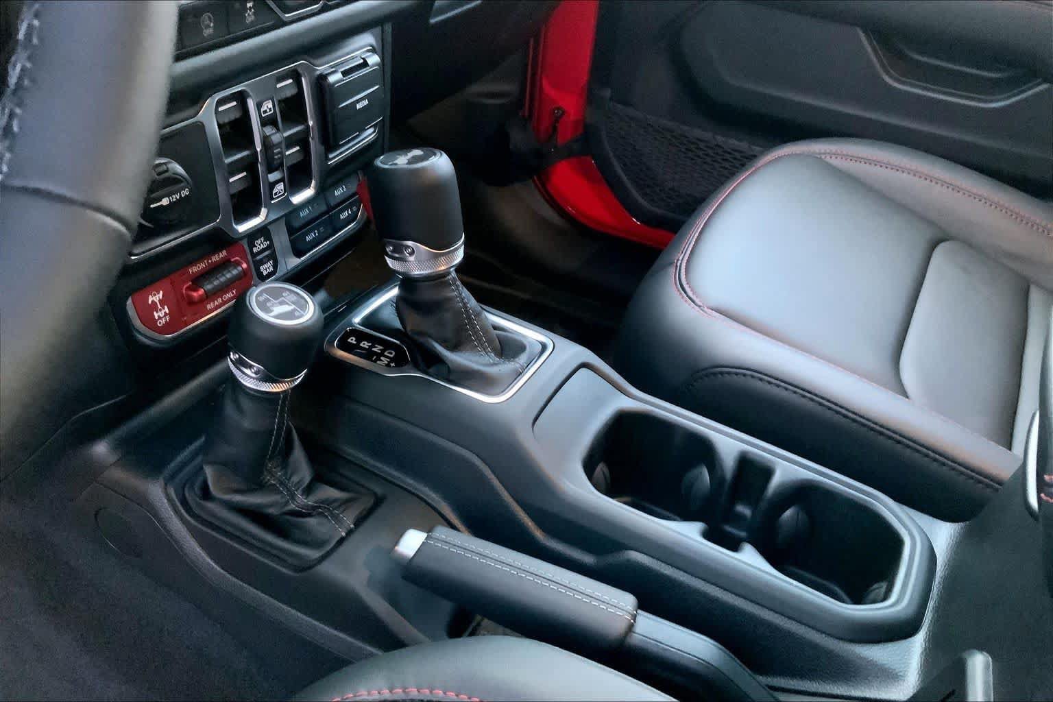 Used 2026 Jeep Wrangler Unlimited Rubicon AWD/4WD image 15