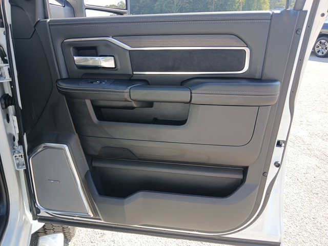 New 2027 RAM 5500 4x4 Crew Cab w/ Laramie Trim Package image 30