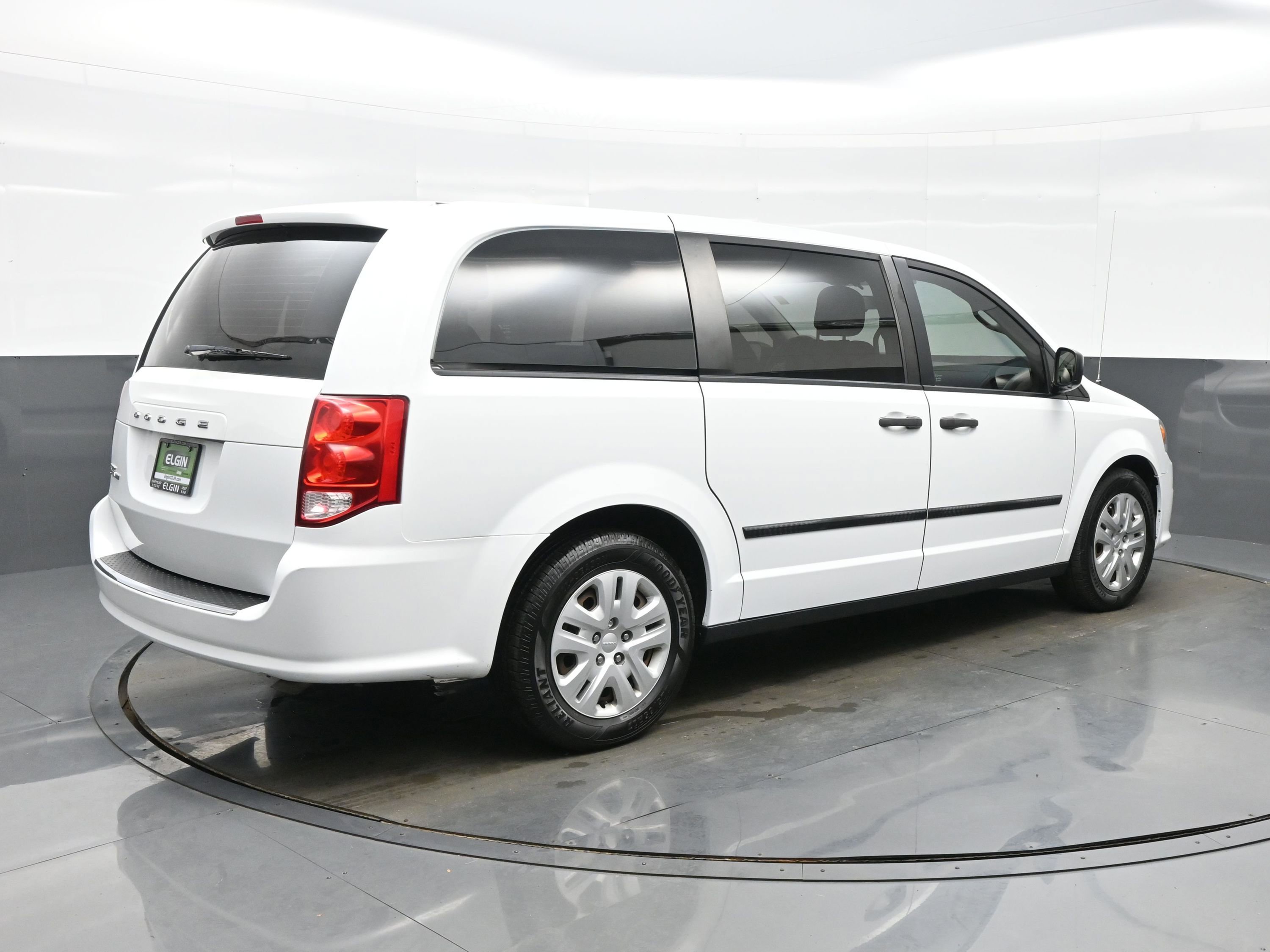Used 2016 Dodge Grand Caravan American Value Package image 6