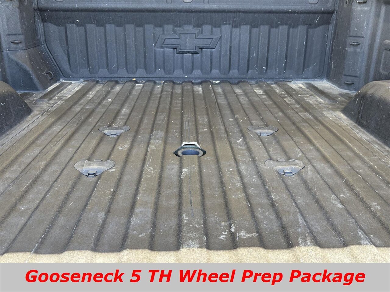 Used 2024 Chevrolet Silverado 2500 LTZ w/ LTZ Plus Package AWD/4WD image 11