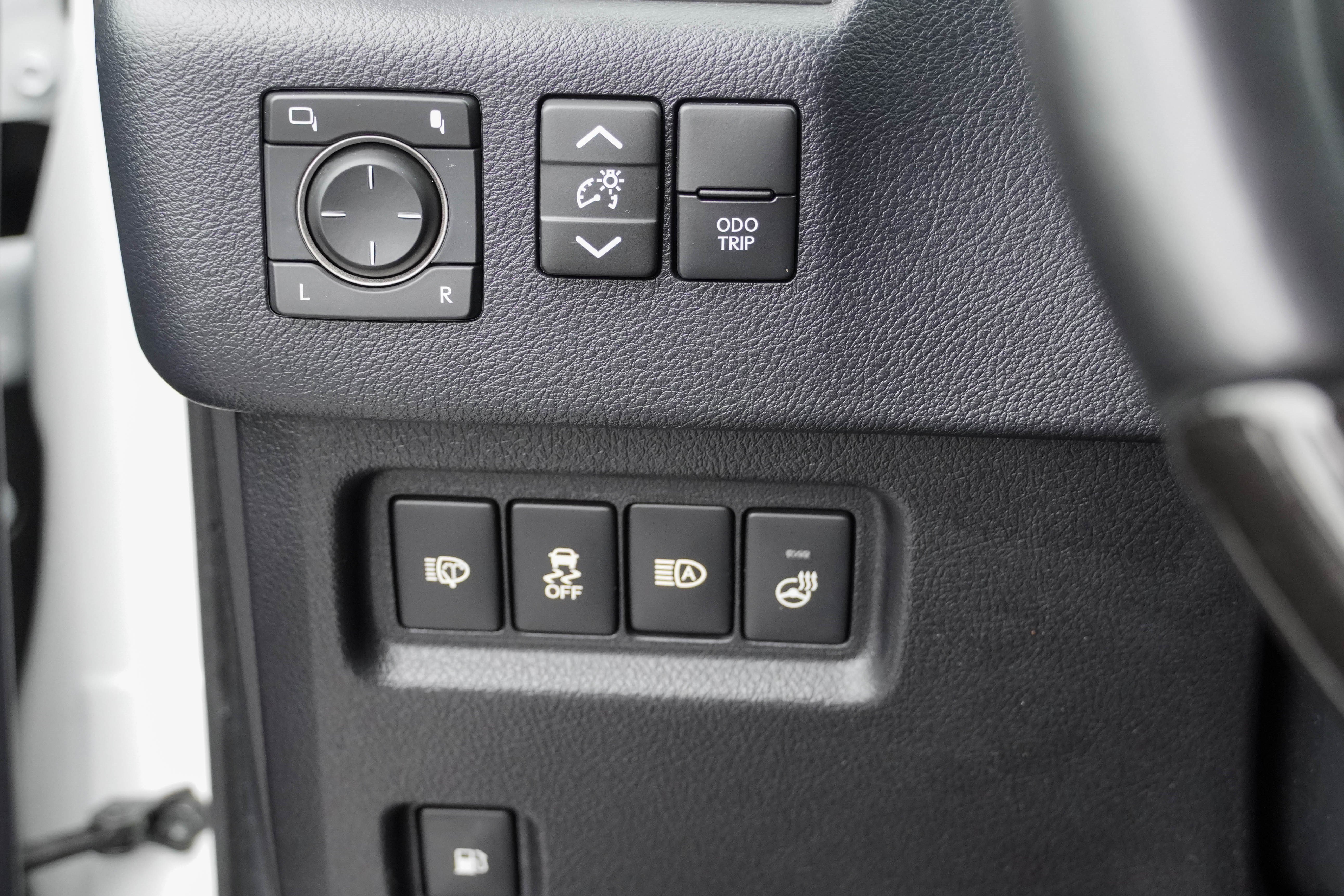 Used 2022 Lexus GX 460 Premium w/ Accessory Package AWD/4WD image 16