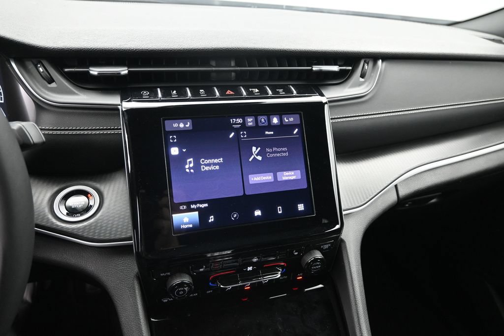 Used 2025 Jeep Grand Cherokee Altitude AWD/4WD image 16