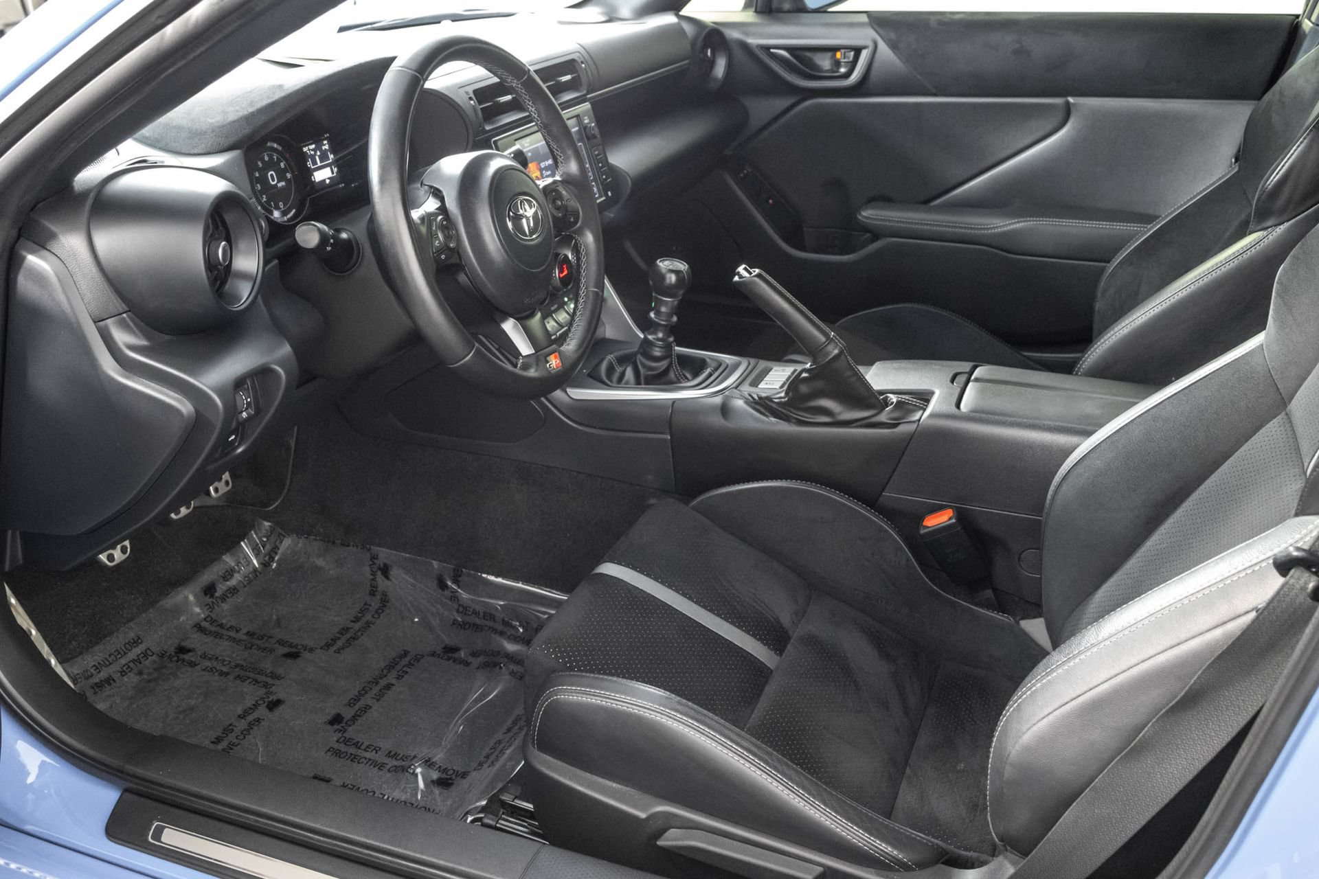 Used 2022 Toyota GR86 Premium w/ ALL Weather Mat Package (TMS) RWD image 6