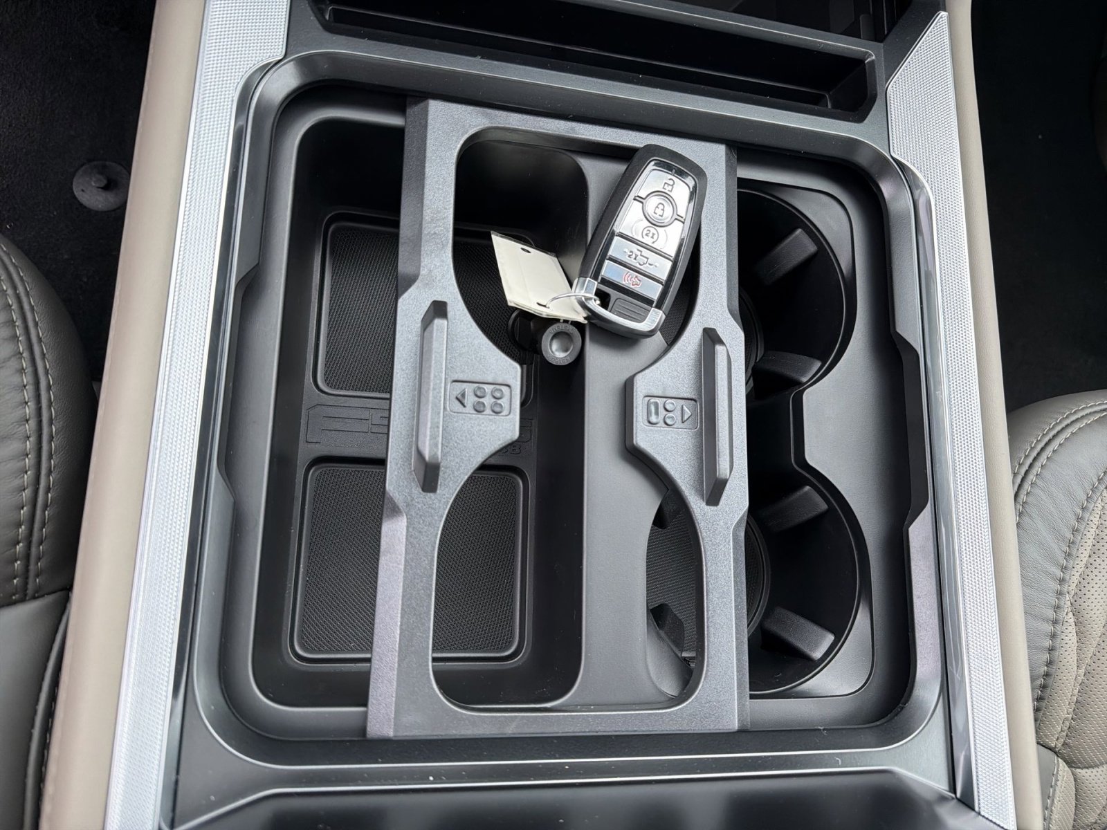 New 2026 Ford F450 Platinum w/ Platinum Plus Package image 39