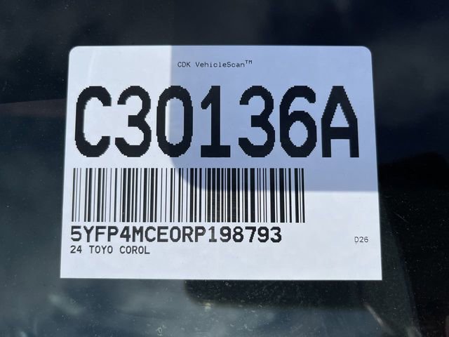 Used 2024 Toyota Corolla SE w/ SE Premium Package image 3