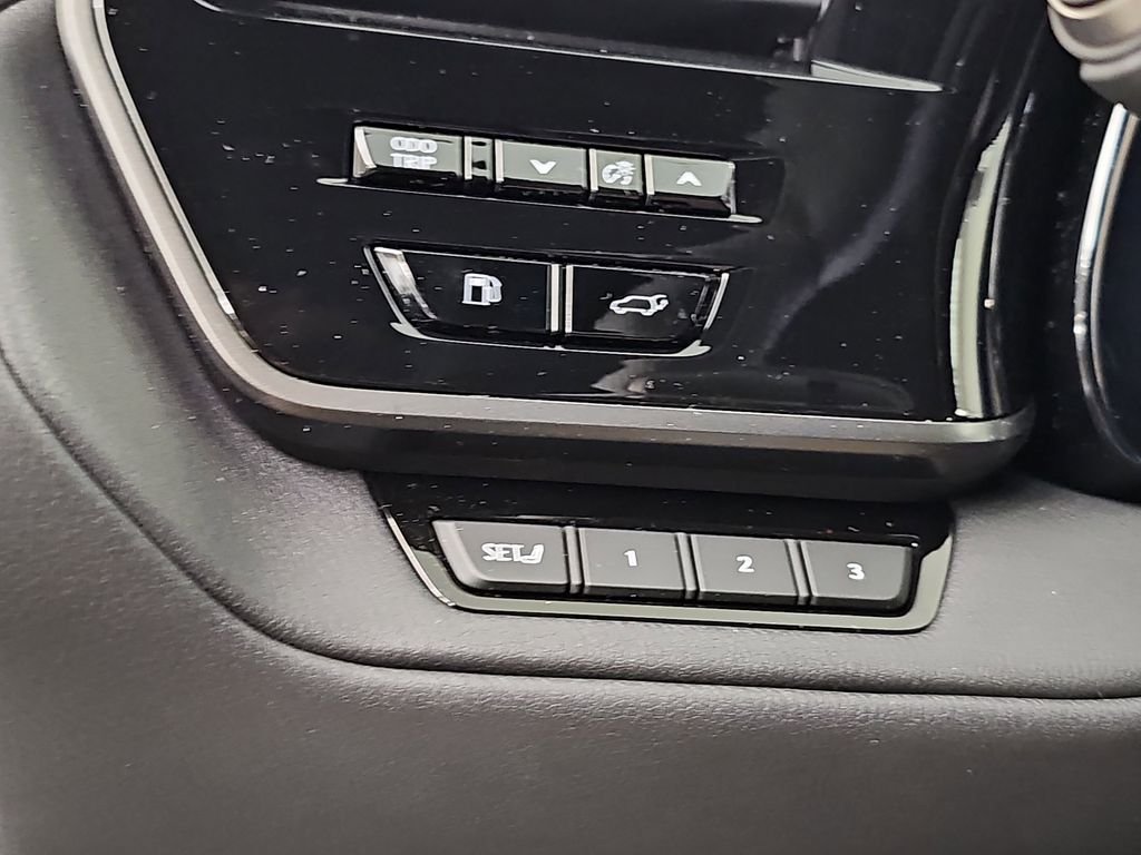 New 2026 Lexus TX 500h AWD image 25