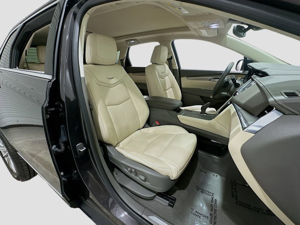 Used 2018 Cadillac XT5 Luxury w/ Driver Awareness Package image 30