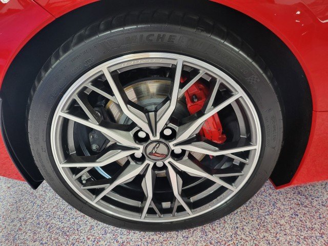Used 2024 Chevrolet Corvette Stingray Premium Conv w/ Z51 Performance Package RWD image 14