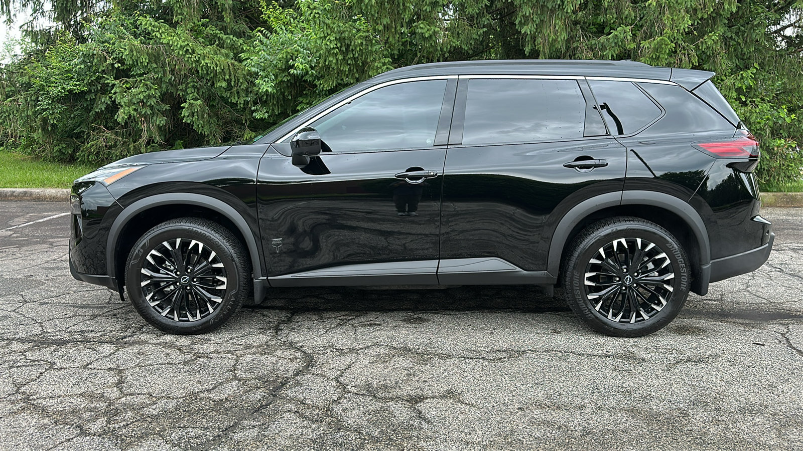 Certified 2026 Nissan Rogue Dark Armor AWD/4WD image 27