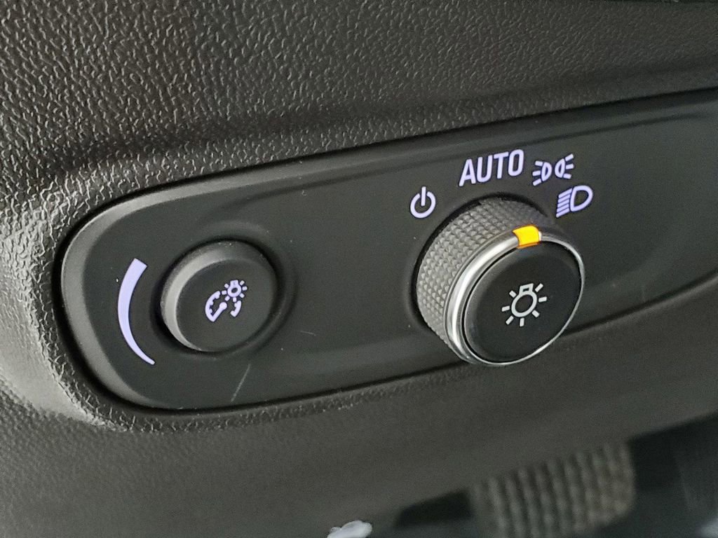 Used 2021 Chevrolet Equinox LT image 29