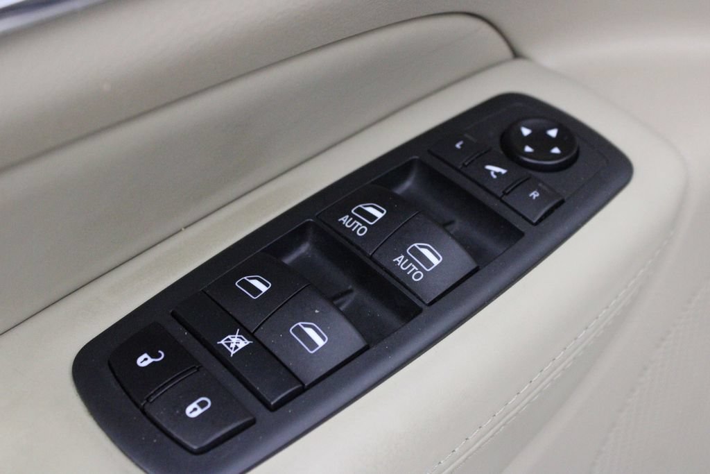 Used 2021 Jeep Grand Cherokee Overland AWD/4WD image 20