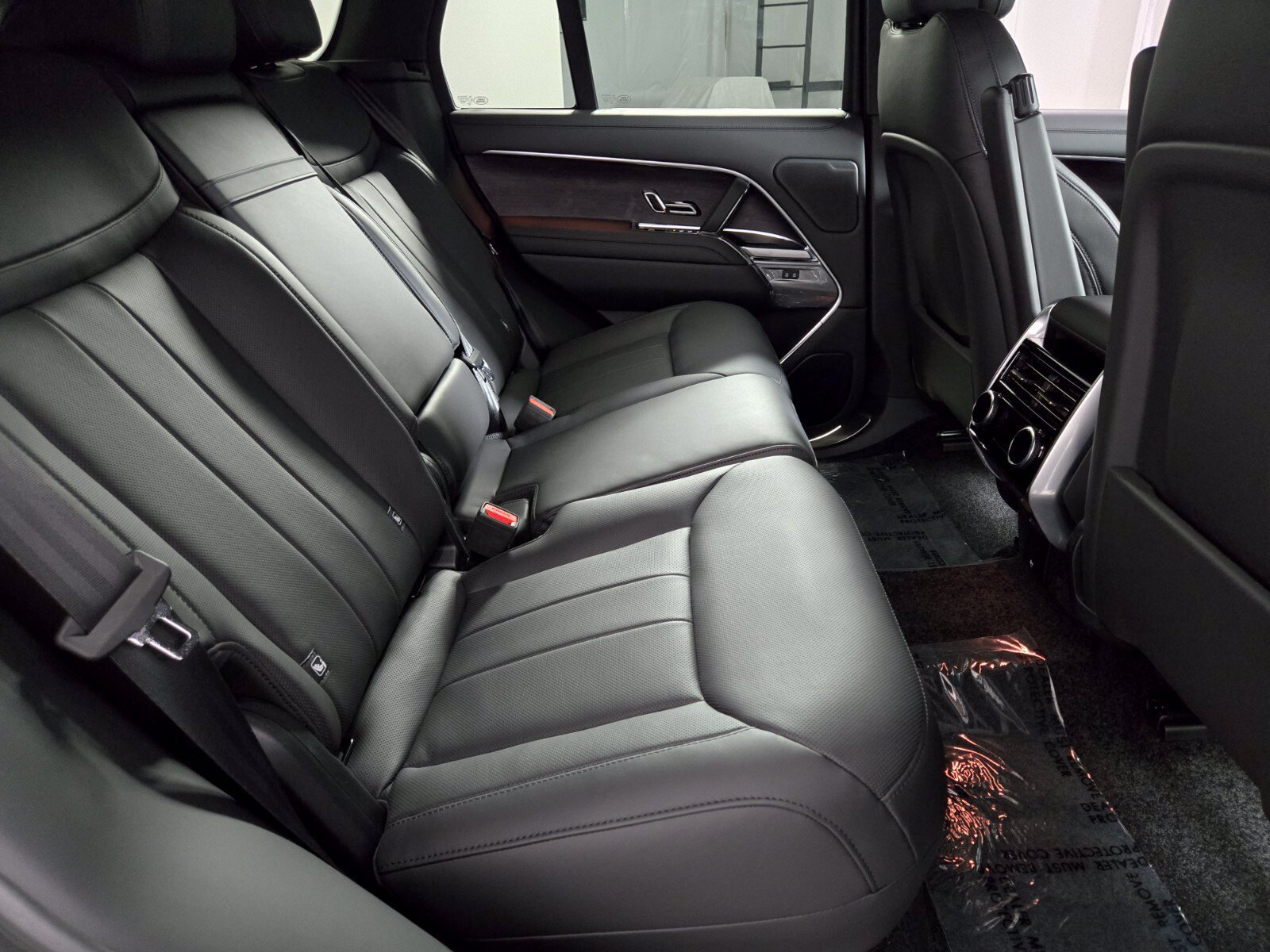 New 2026 Land Rover Range Rover SE AWD/4WD image 18