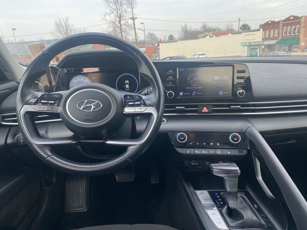 Used 2022 Hyundai Elantra SEL w/ Convenience Package image 12