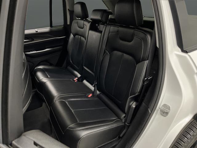 Used 2023 Jeep Grand Cherokee Limited w/ Luxury Tech Group II image 29