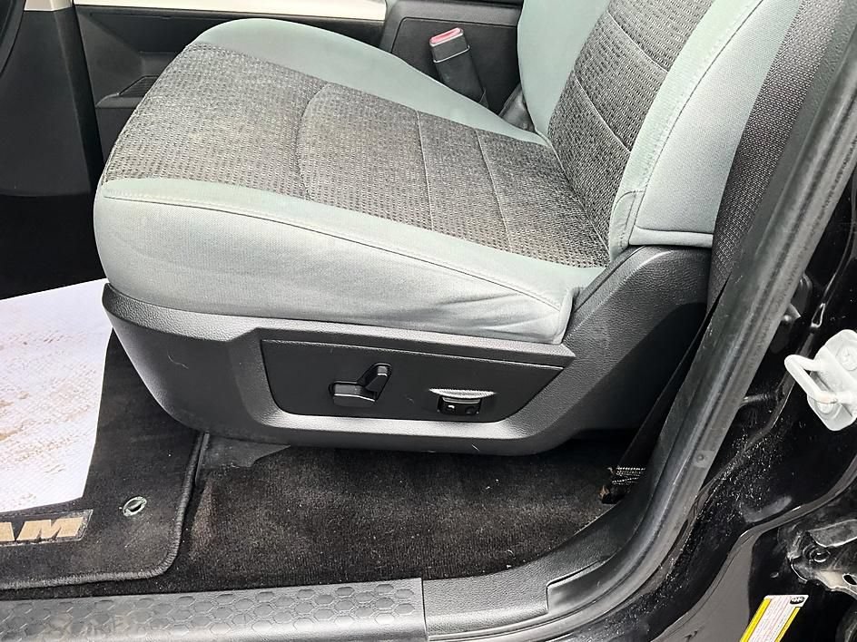 Used 2016 RAM 1500 Big Horn AWD/4WD image 16
