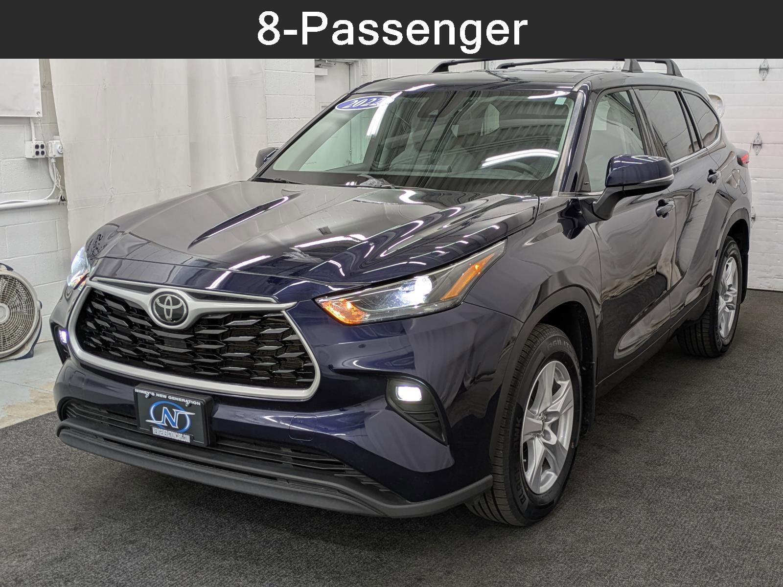 Used 2022 Toyota Highlander LE image 1