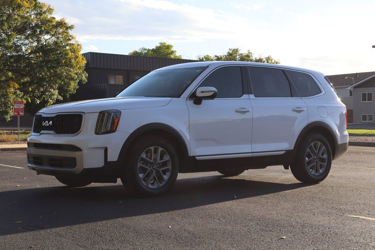 Used 2023 Kia Telluride LX image 11