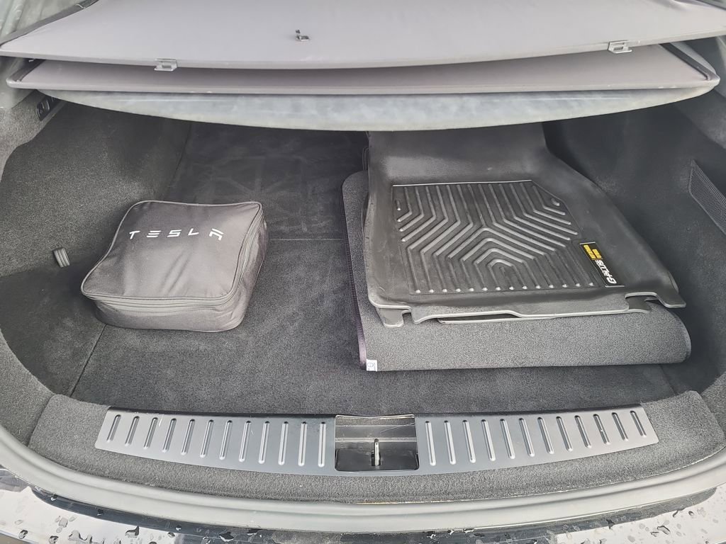 Used 2022 Tesla Model S image 36