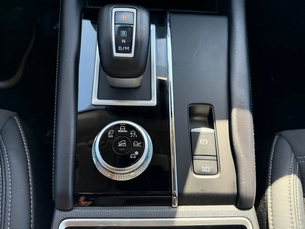 Used 2023 Mitsubishi Outlander SE image 29