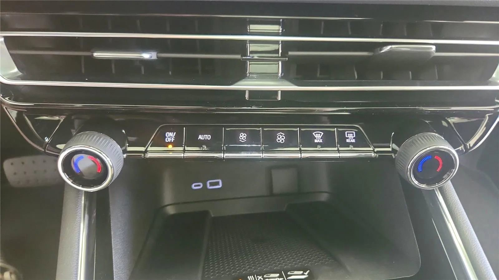 New 2026 Chevrolet Traverse RS AWD/4WD image 31