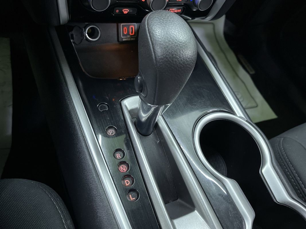 Used 2020 Nissan Pathfinder S image 24