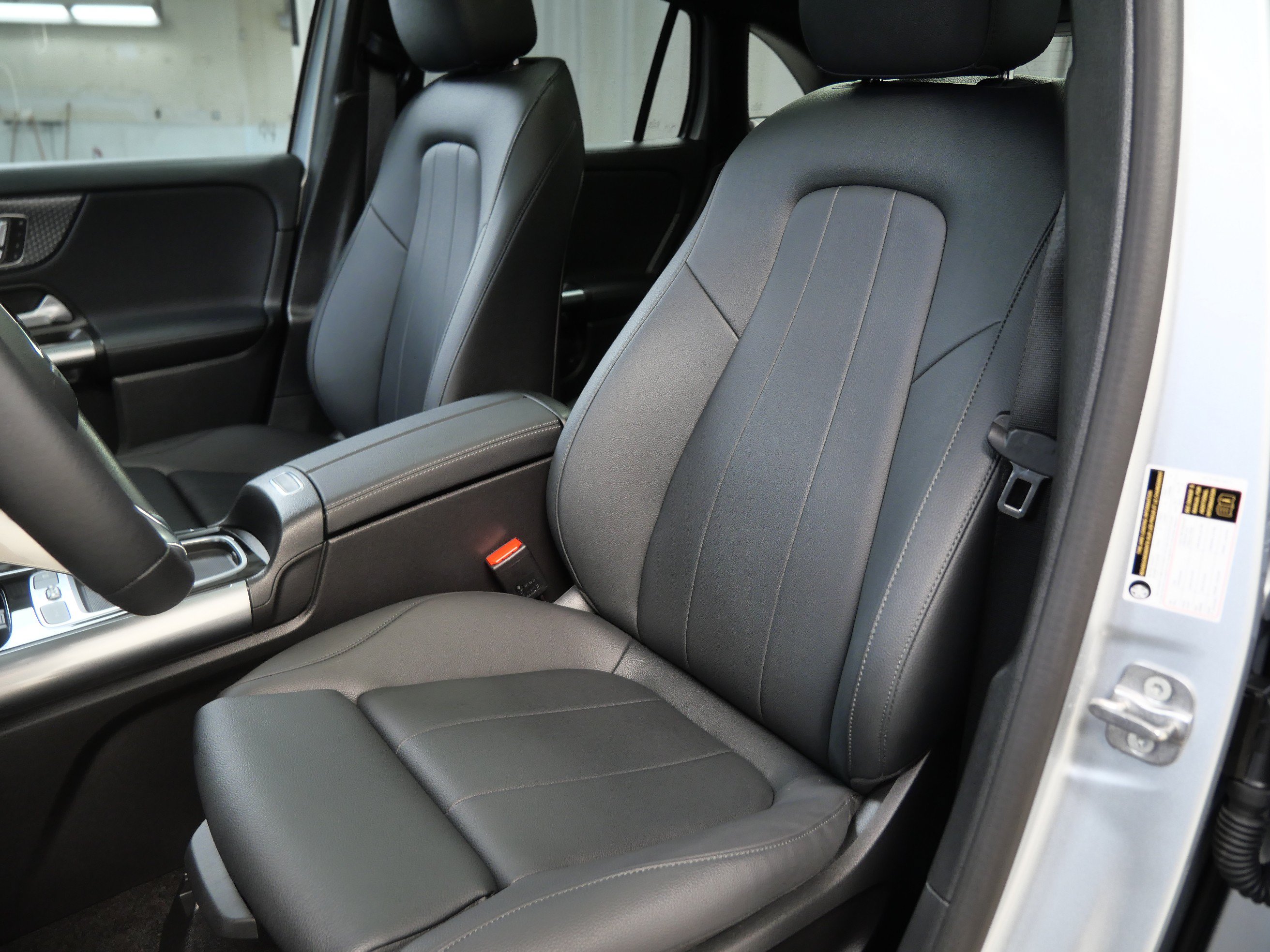 Certified 2025 Mercedes-Benz GLA 250 4MATIC image 3