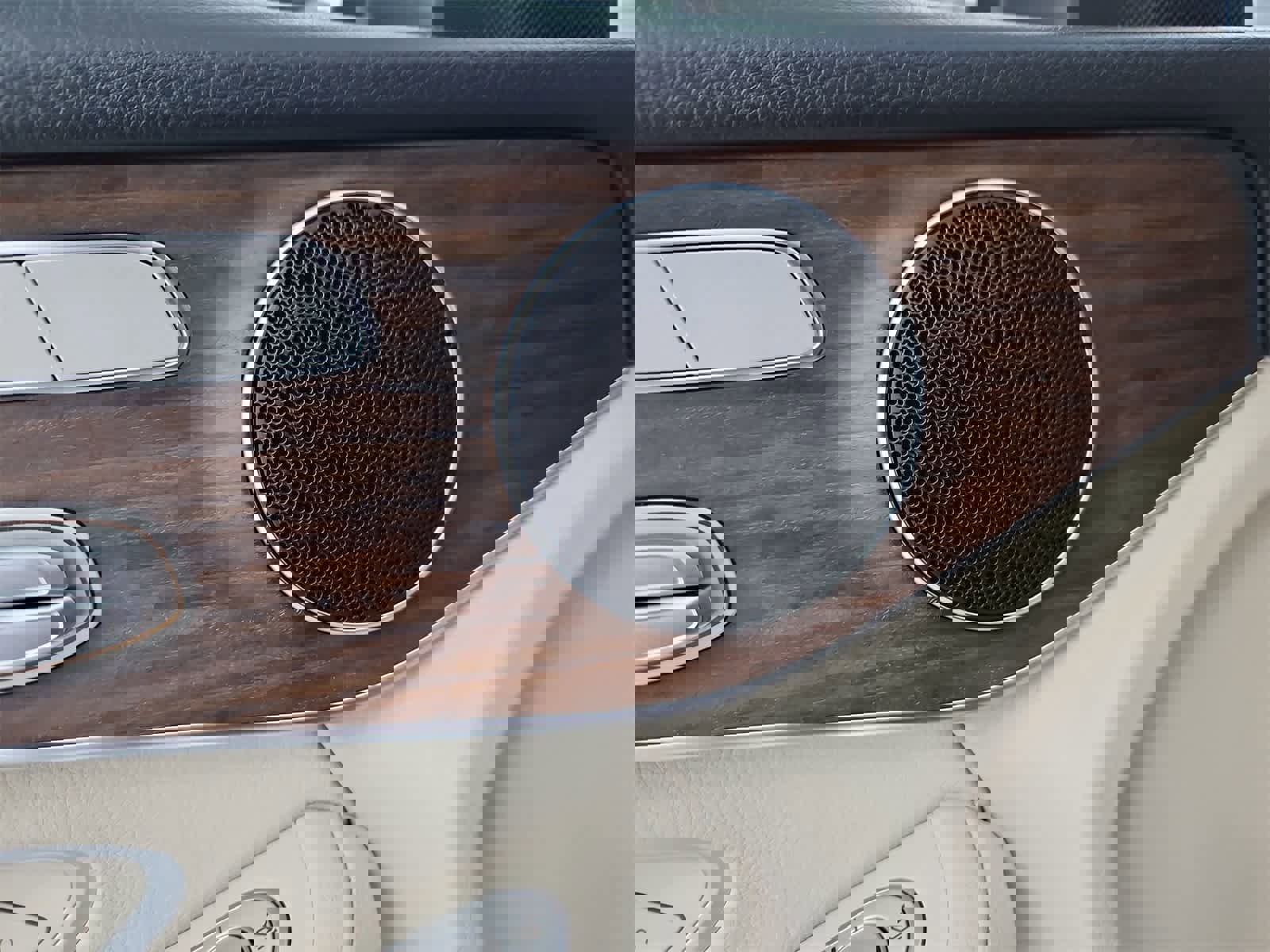 Used 2022 Mercedes-Benz GLC 300 4MATIC image 32