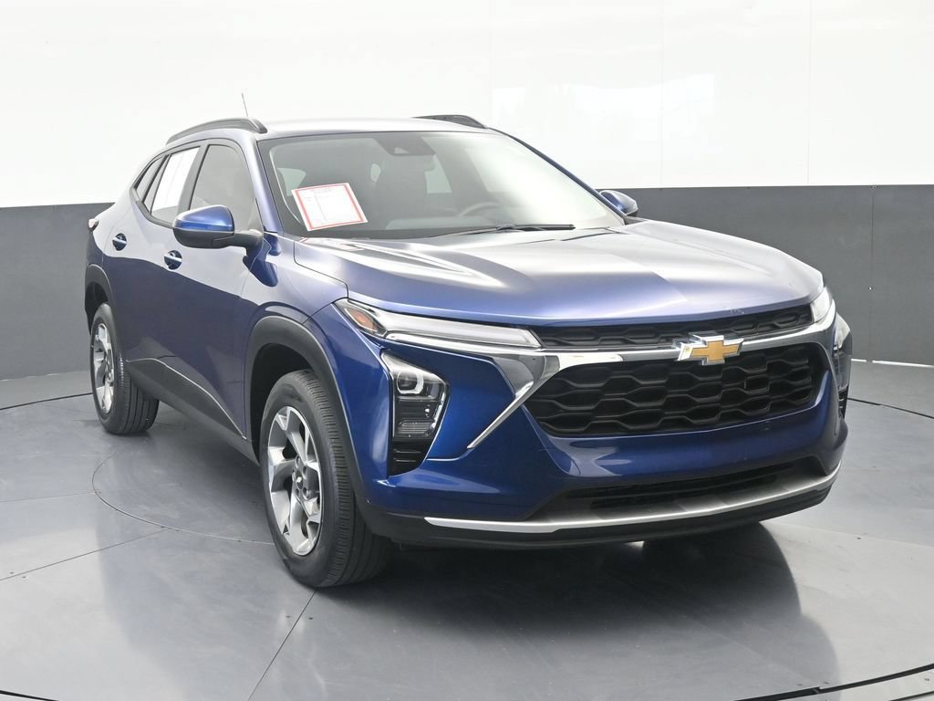 Used 2024 Chevrolet Trax LT FWD image 9