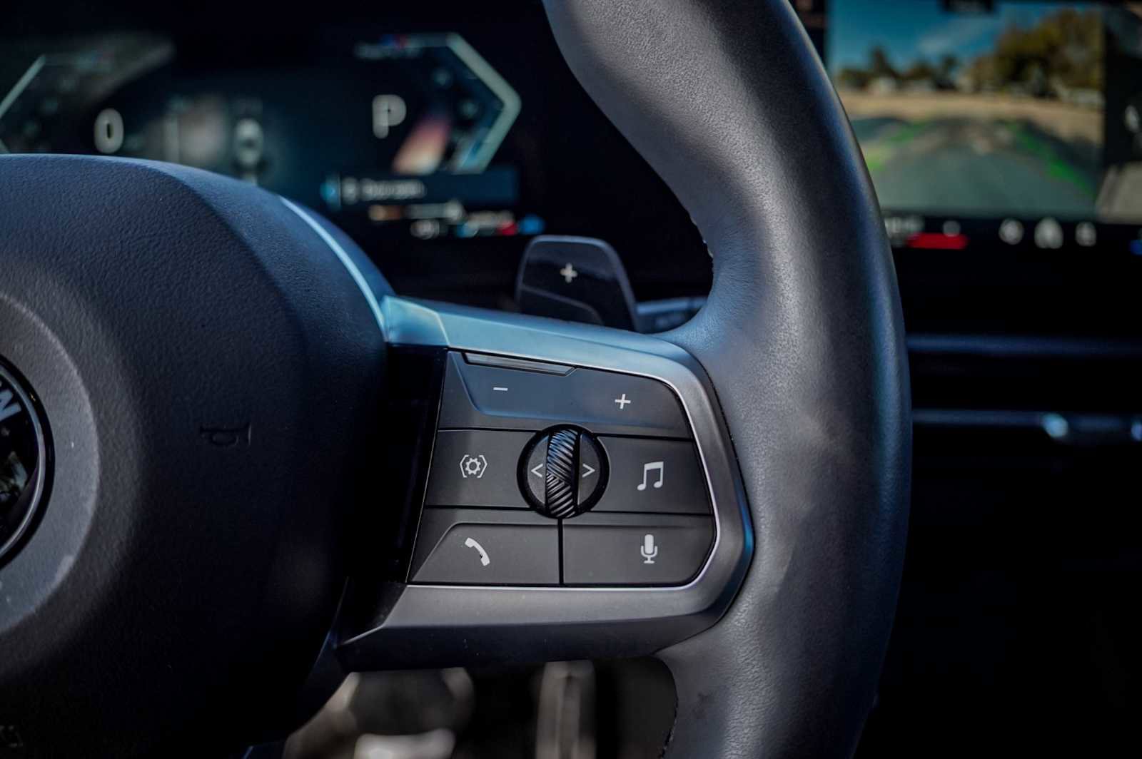 Used 2024 BMW X1 xDrive28i w/ Technology Package image 17