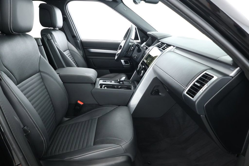 Used 2024 Land Rover Discovery Dynamic SE image 22