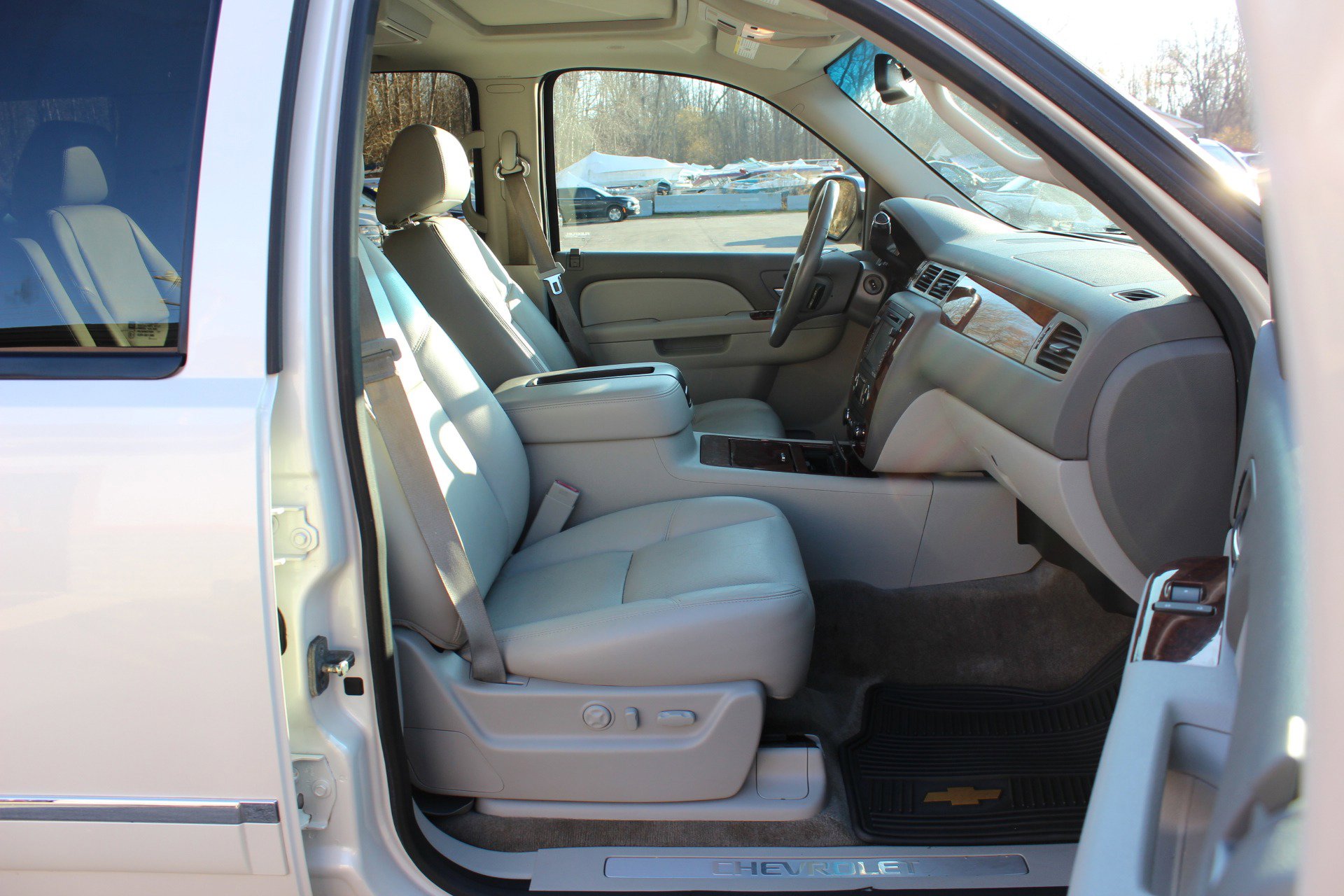 Used 2013 Chevrolet Tahoe LTZ image 39