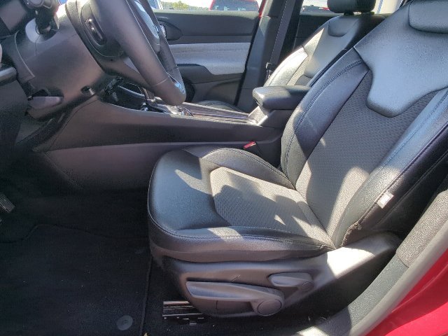 Used 2025 Jeep Compass Latitude AWD/4WD image 10