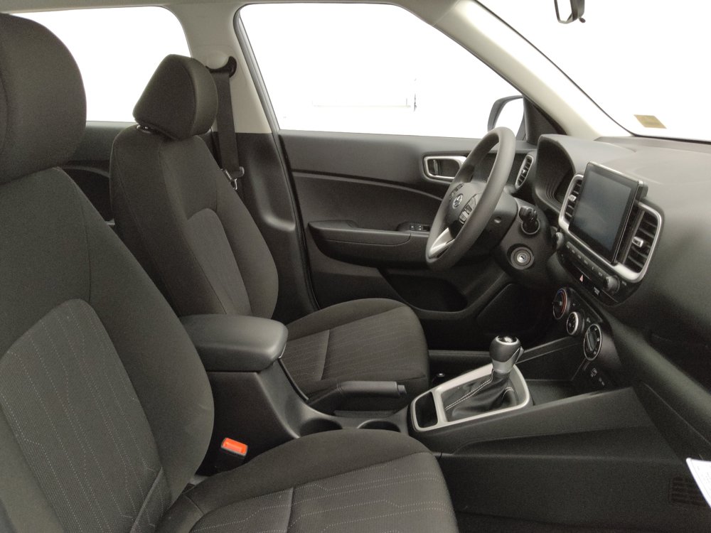Used 2025 Hyundai Venue SE FWD image 21