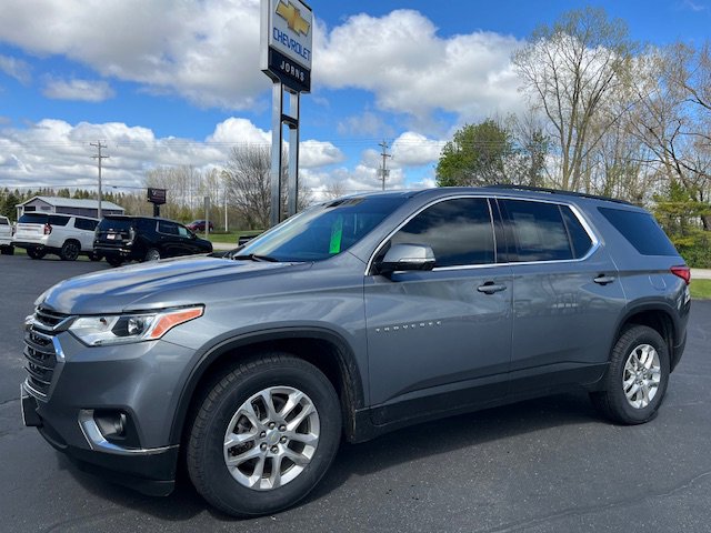 Used 2021 Chevrolet Traverse LT image 1
