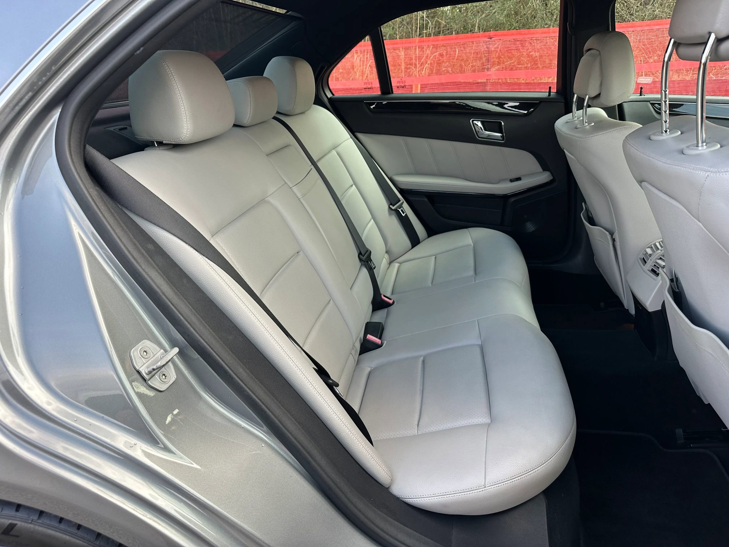 Used 2010 Mercedes-Benz E 350 Sedan image 12