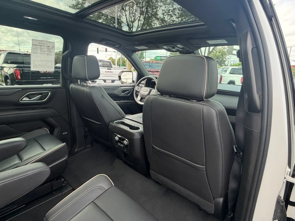 Certified 2023 GMC Yukon XL SLT AWD/4WD image 15