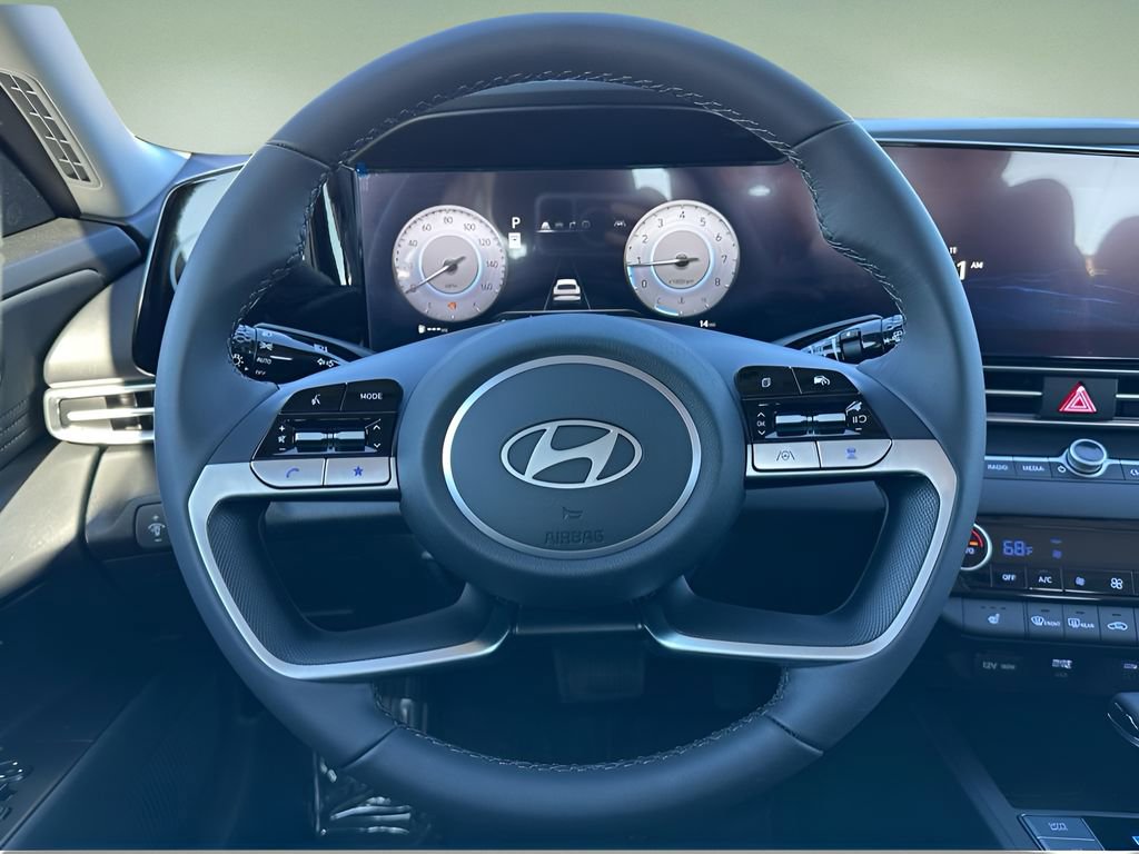 New 2025 Hyundai Elantra SEL image 12