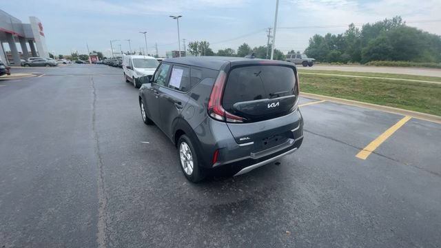 Used 2025 Kia Soul LX w/ LX Technology Package FWD image 8