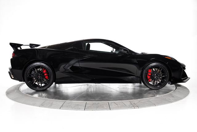 Used 2023 Chevrolet Corvette Stingray Coupe w/ Z51 Performance Package image 10
