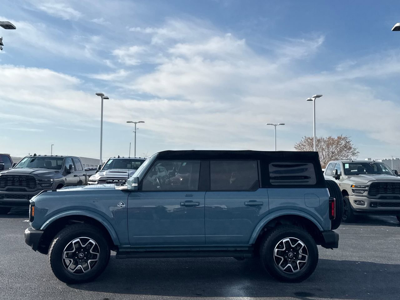 Used 2023 Ford Bronco Outer Banks image 6