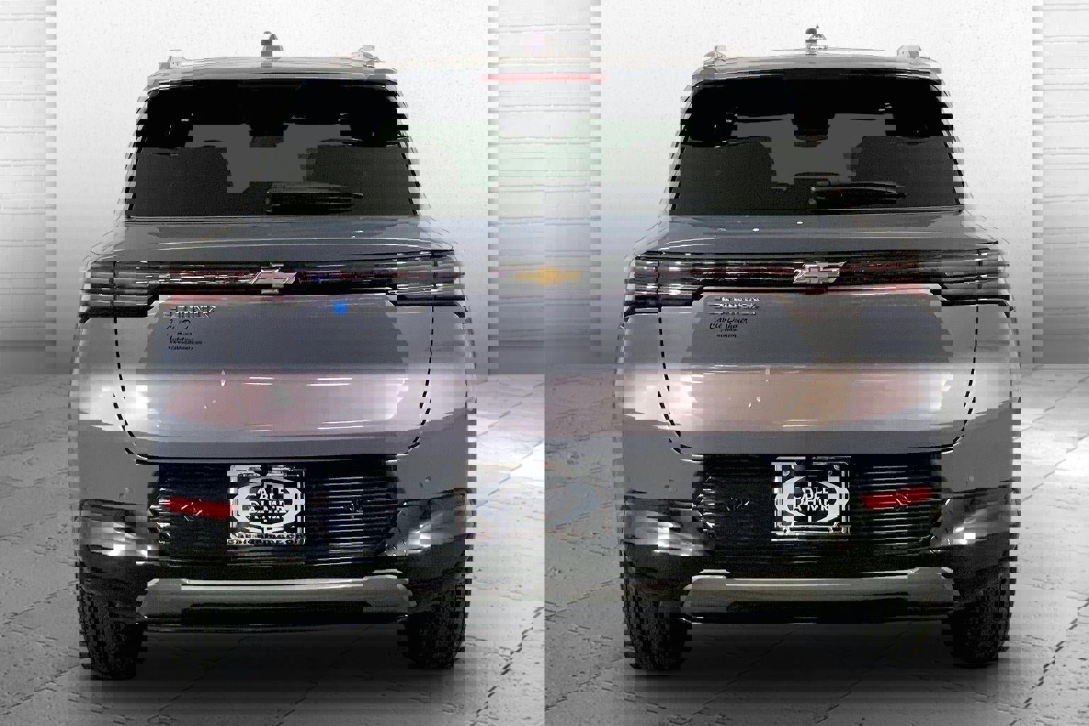 Used 2025 Chevrolet Equinox EV LT FWD image 3