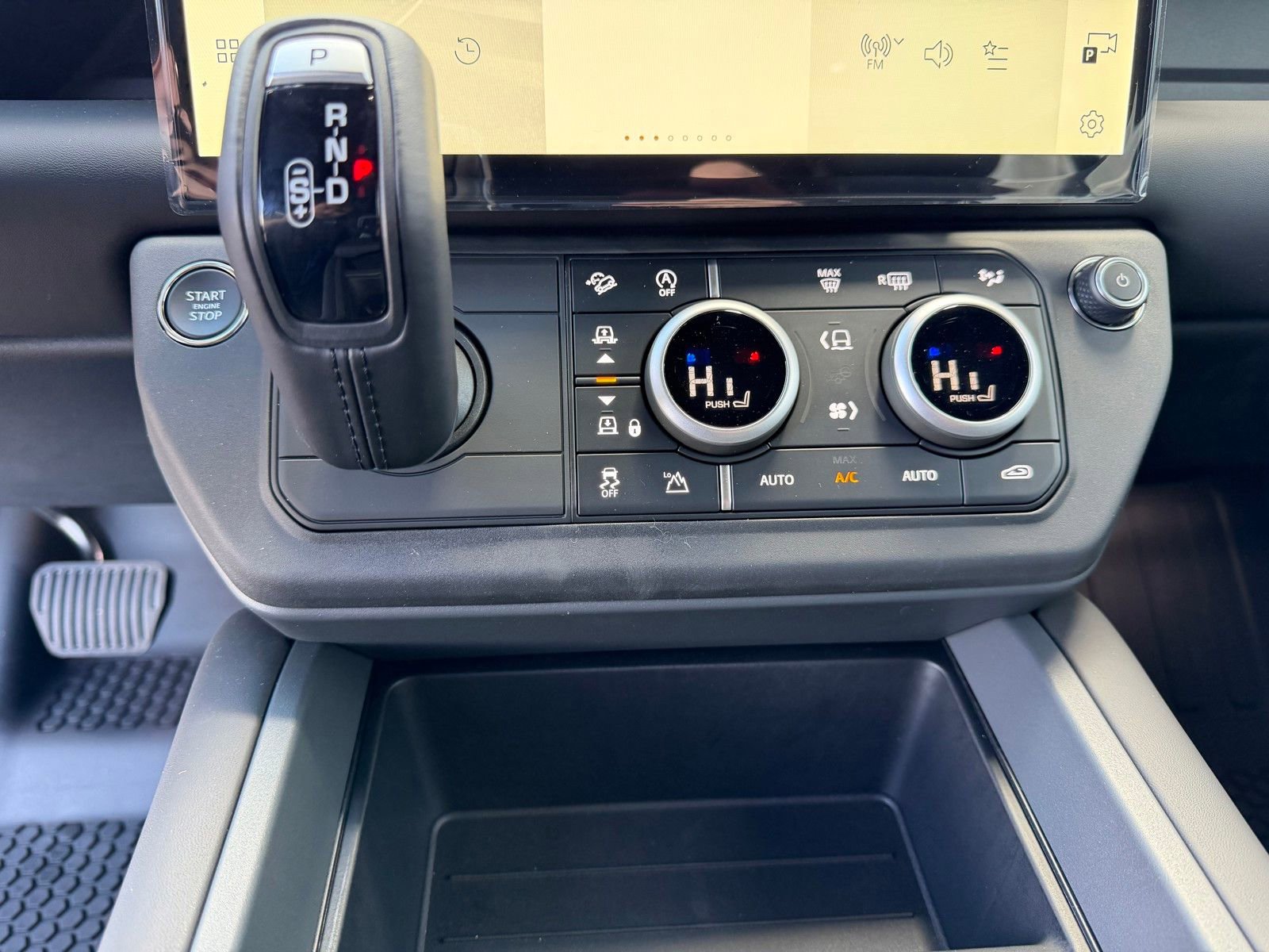 New 2026 Land Rover Defender 110 S AWD/4WD image 17