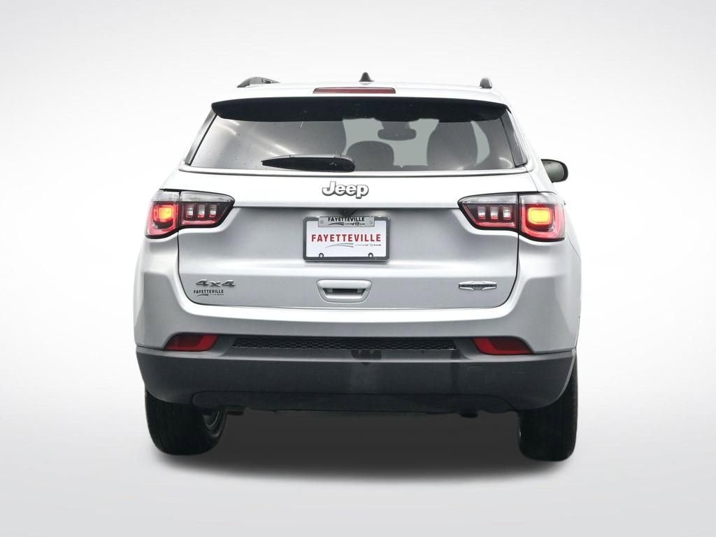 Used 2025 Jeep Compass Latitude image 7