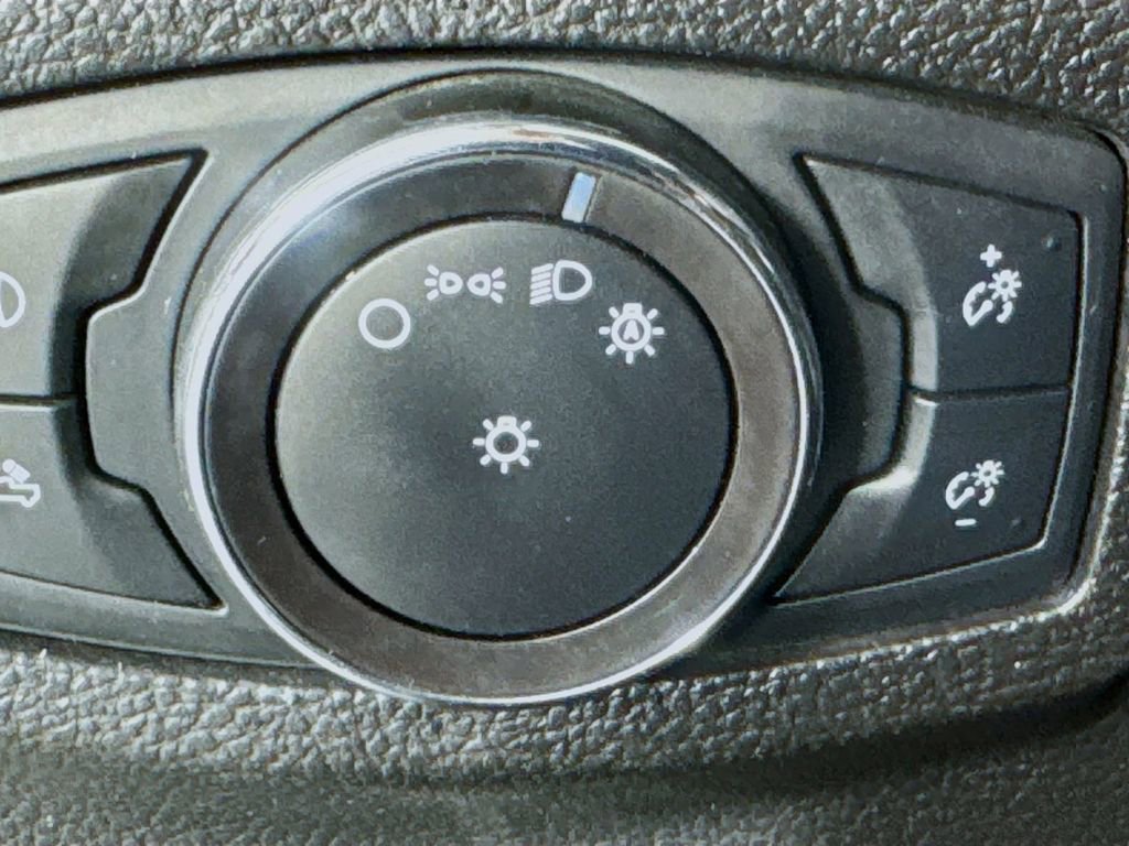 Used 2018 Ford F250 Lariat w/ Chrome Package image 11