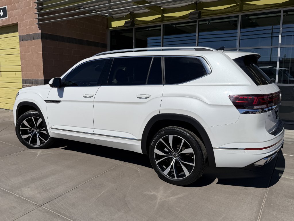 Used 2024 Volkswagen Atlas SEL Premium R-Line AWD/4WD image 5