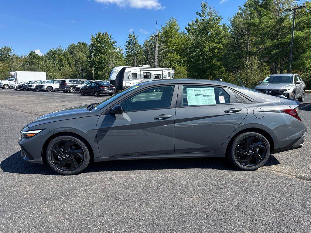 New 2026 Hyundai Elantra SEL Sport FWD image 3